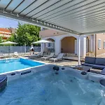 Villa Lotus Elite Estate