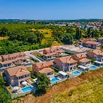 Villa Lotus Elite Estate Póla