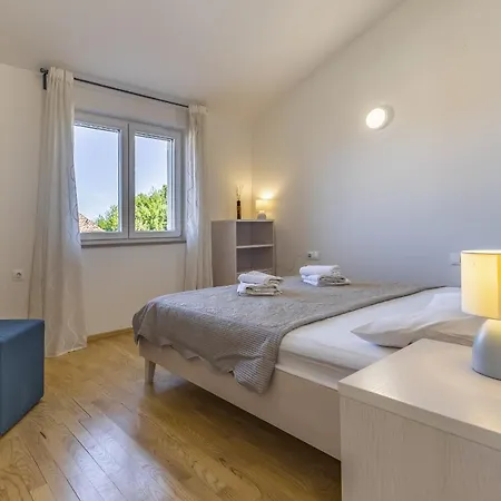 Lotus Elite Estate *