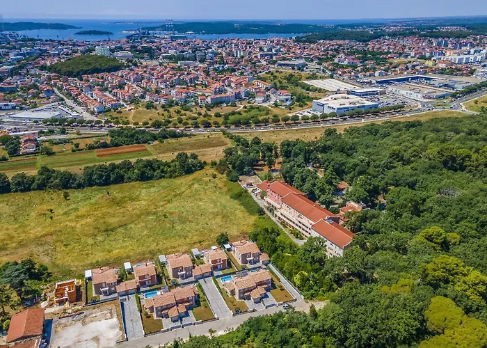 فيلة Lotus Elite Estate *