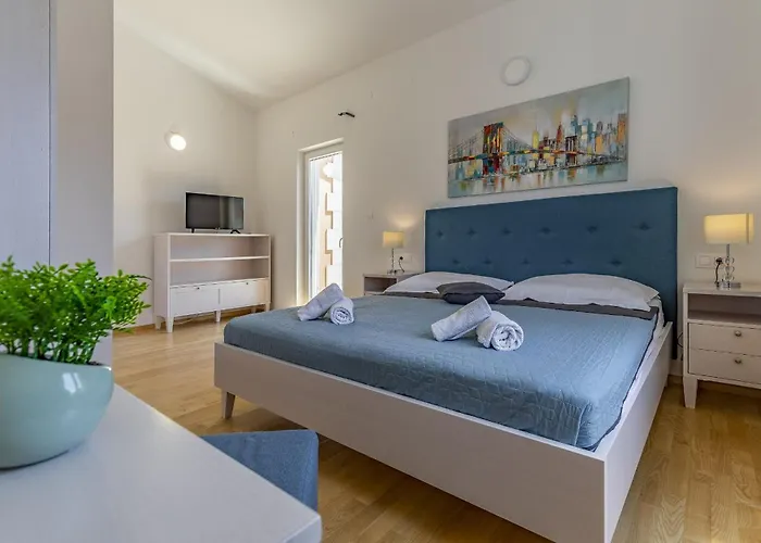 Lotus Elite Estate فيلة بولا