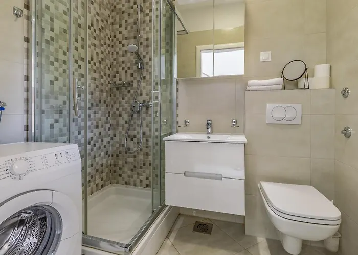 فيلة Lotus Elite Estate