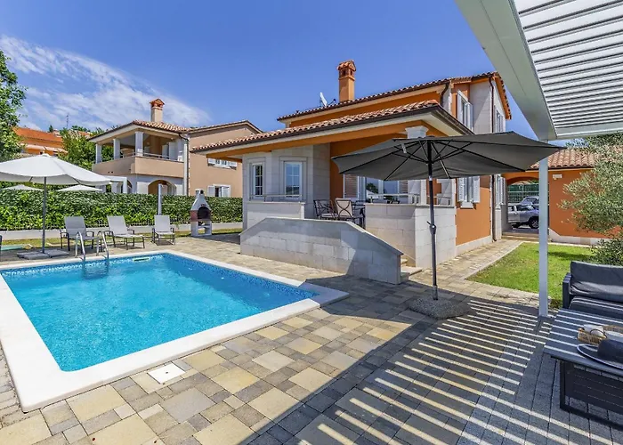 فيلة Lotus Elite Estate