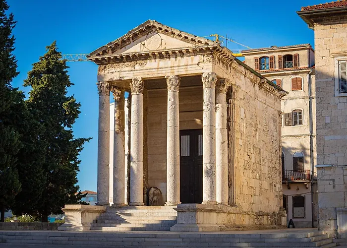 Lotus Elite Estate * بولا