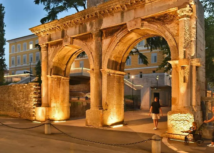 Lotus Elite Estate * بولا