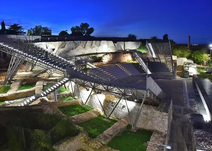 فيلة Lotus Elite Estate