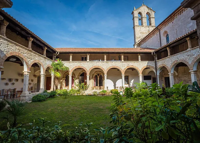 فيلة Lotus Elite Estate