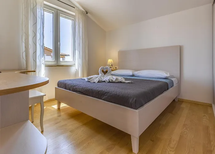 Lotus Elite Estate فيلة بولا