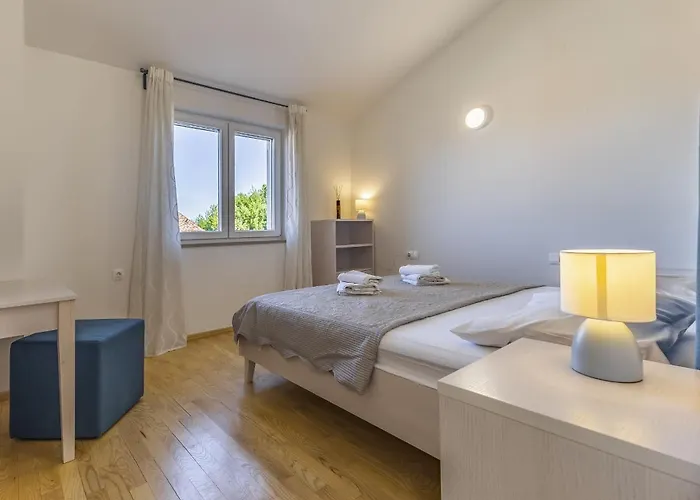 Lotus Elite Estate *