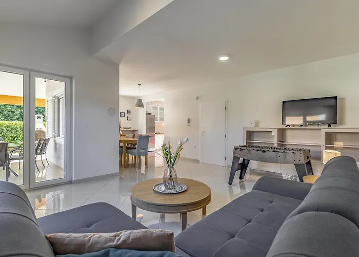 Lotus Elite Estate فيلة